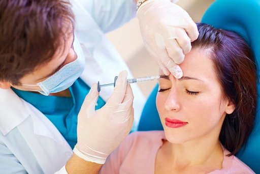 woman-botox-doctor.jpg
